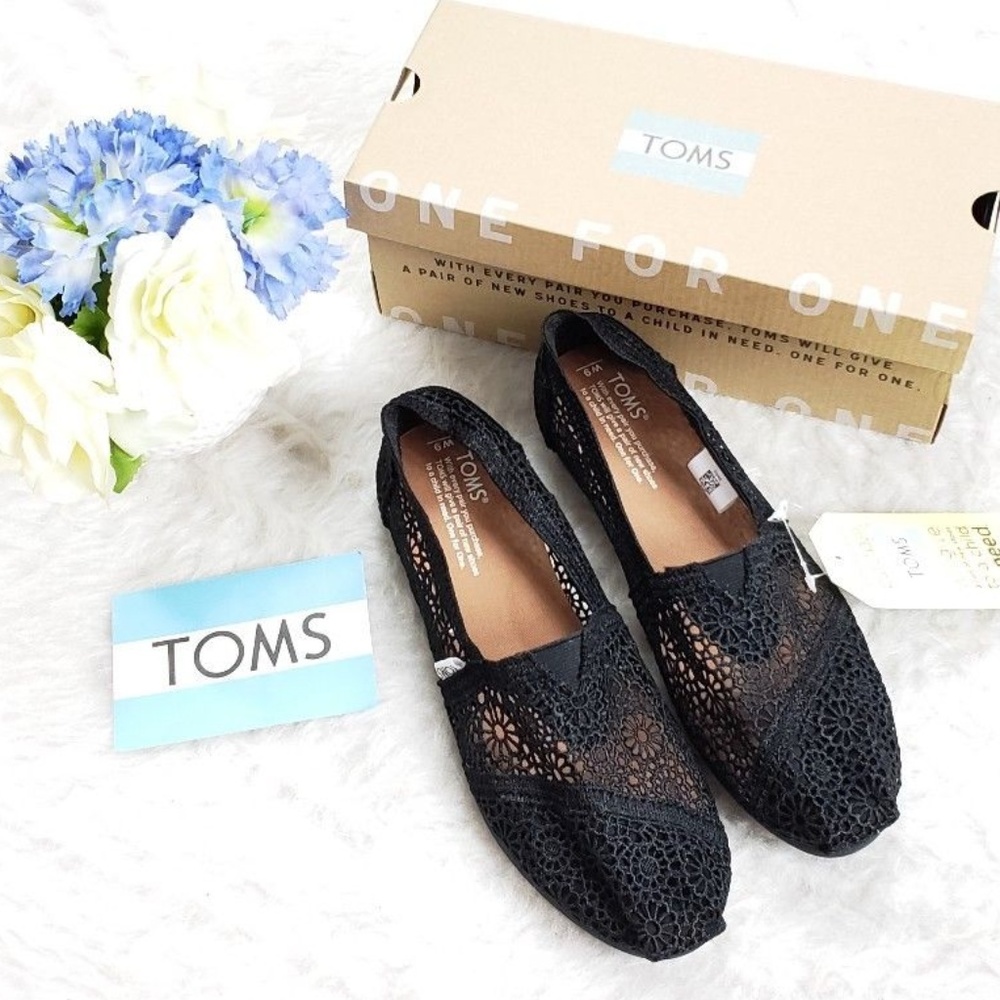 ⛔Toms Black Classic Moroccan Crochet Slip On - Picture 1 of 7